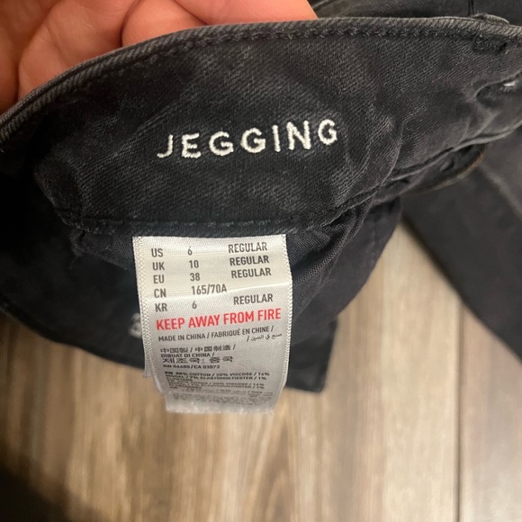 American Eagle Sz 6 Black Jeans - Picture 3 of 5